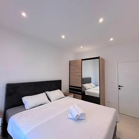 Ana Apartment *